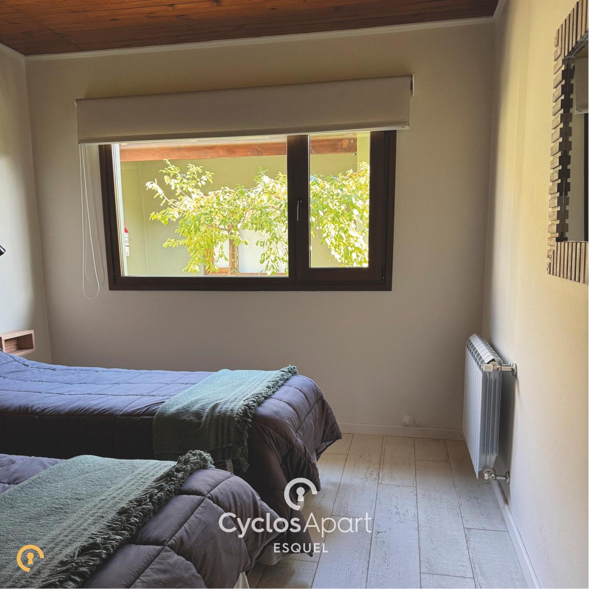 Cyclosapart * Esquel